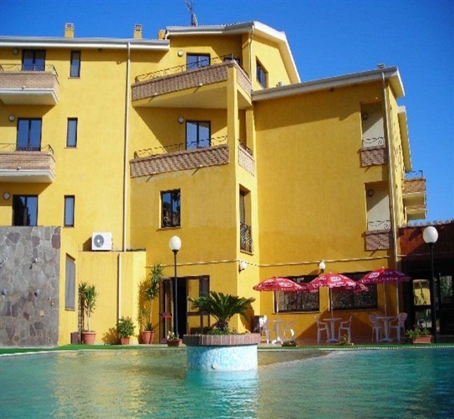 Hotel Le Palme SantʼAnna Arresi المظهر الخارجي الصورة